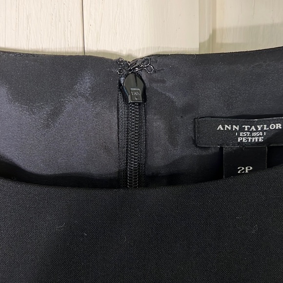 Ann Taylor Sheath Dress size 2 Petite - Picture 6 of 8